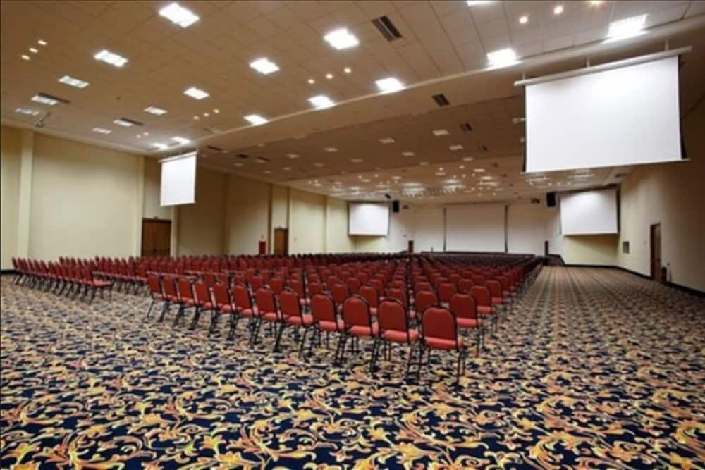 Taua Hotel Атибая Екстериор снимка
