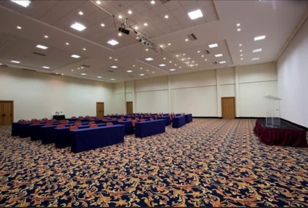 Taua Hotel Атибая Екстериор снимка