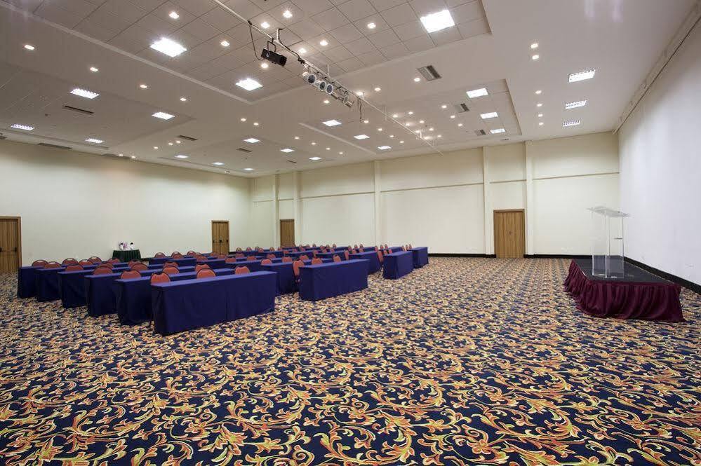 Taua Hotel Атибая Екстериор снимка